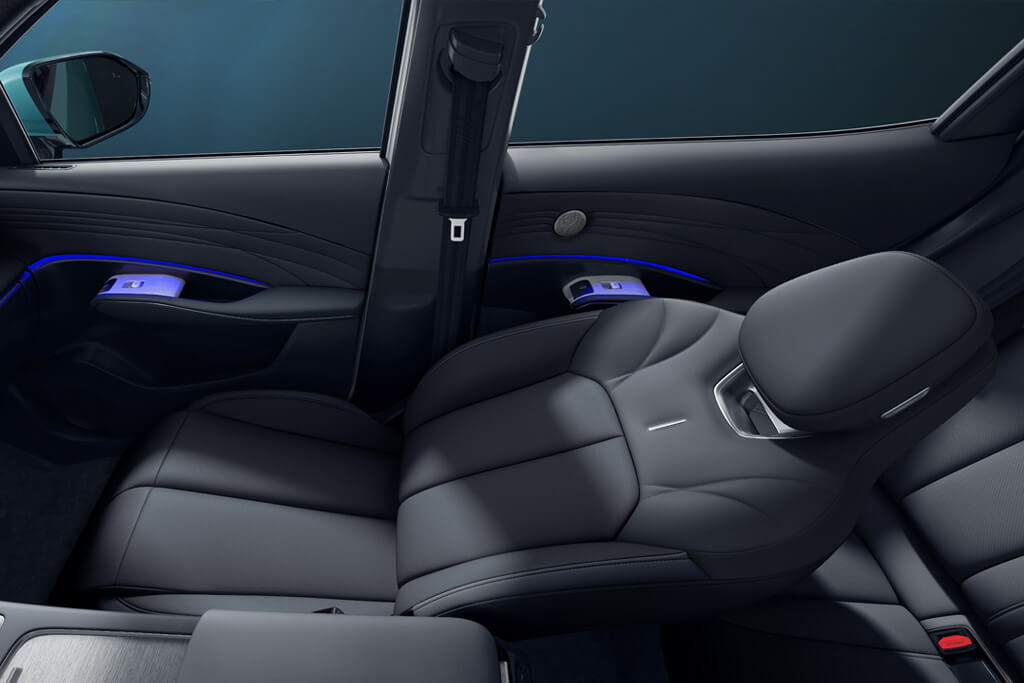 Omoda7 - Design interiéru